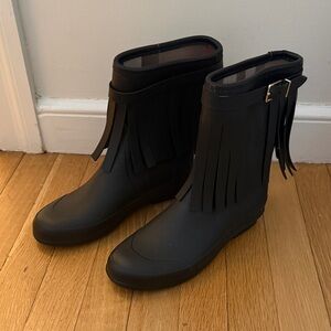 Burberry Black Fringe Winter Boots